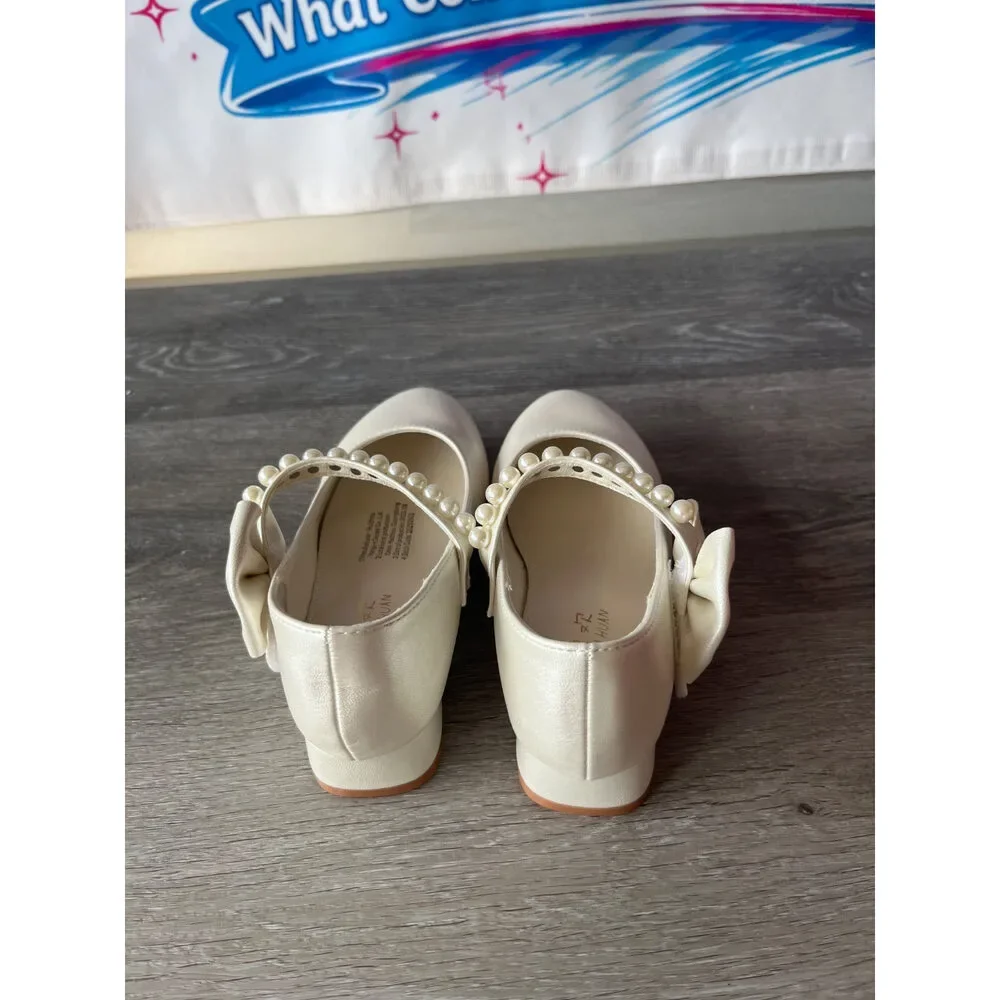 White Heels With Bow (Size 3.5)